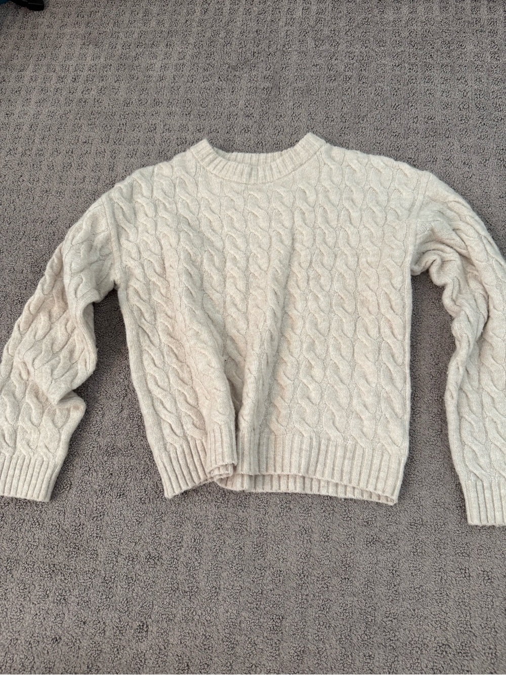 H&M Cream Cable Knit Pullover Sweater - Picture 2 of 3